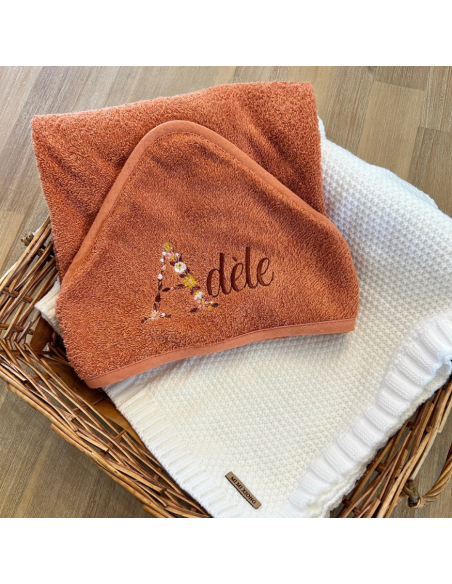 Cape de bain bébé brodée - La folie du personnalisé